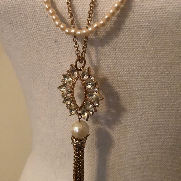 Long Gold and Pearl Pendant Necklace - Picture 2 of 3